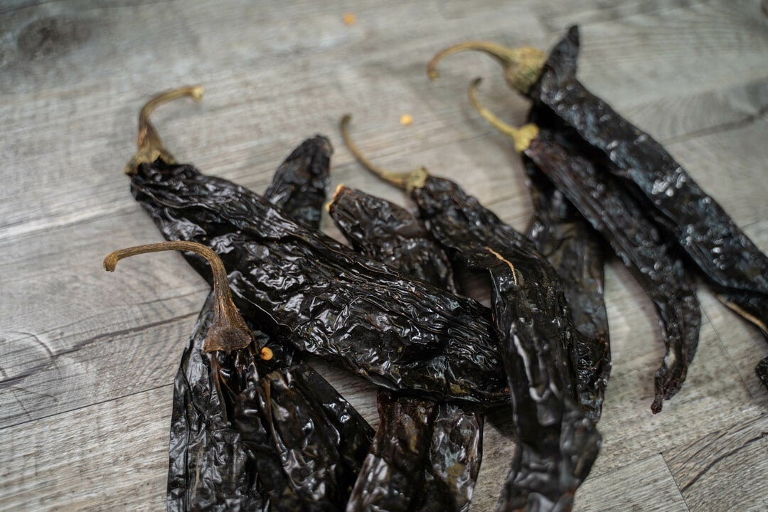 Dried Pasilla Pepper - Whole - Ole Rico